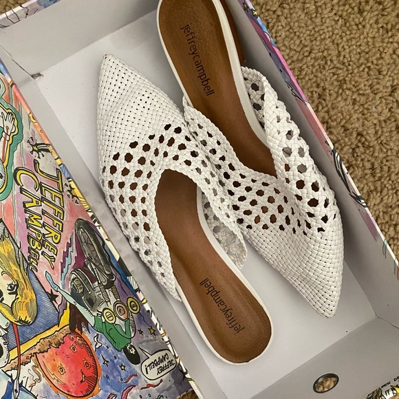 Jeffrey Campbell Leno White Slide - Picture 2 of 8